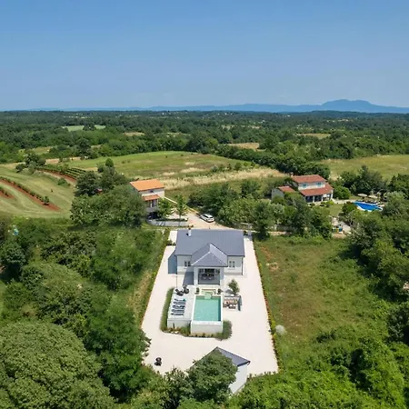 Villa-sienna Vila *
