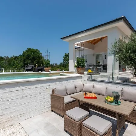 Villa-sienna Βίλα *